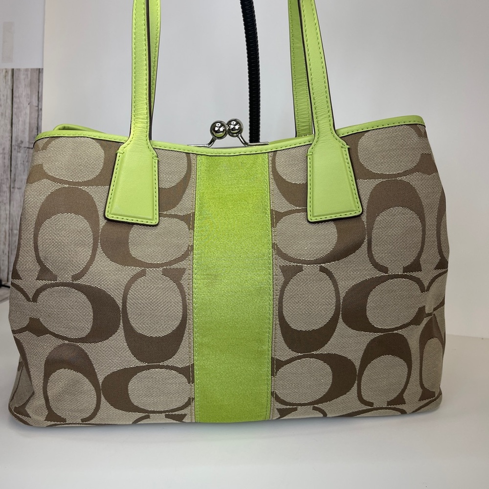 Coach F13533 Green and Brown Signature Kiss Clasp Tote Bag - Picture 5 of 11